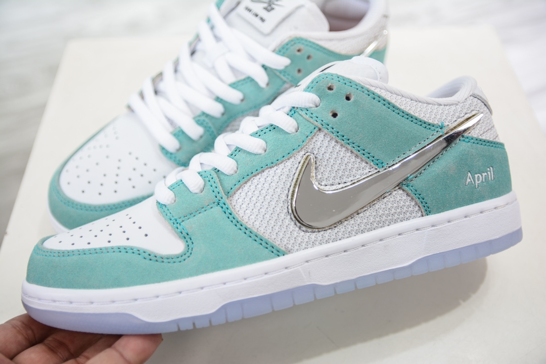 AYNK SB Dunk Low April 冰蓝 冰封玫瑰 FD2562-400 AYNK SB Dunk Low April 冰蓝 冰封玫瑰 FD2562-400