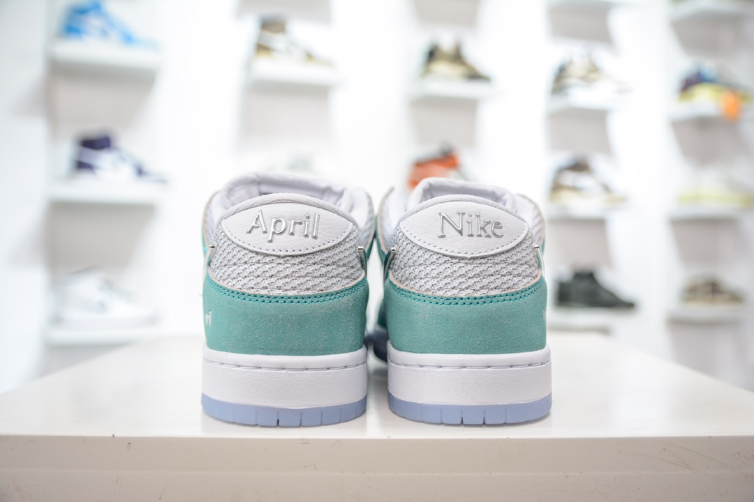 AYNK SB Dunk Low April 冰蓝 冰封玫瑰 FD2562-400 AYNK SB Dunk Low April 冰蓝 冰封玫瑰 FD2562-400