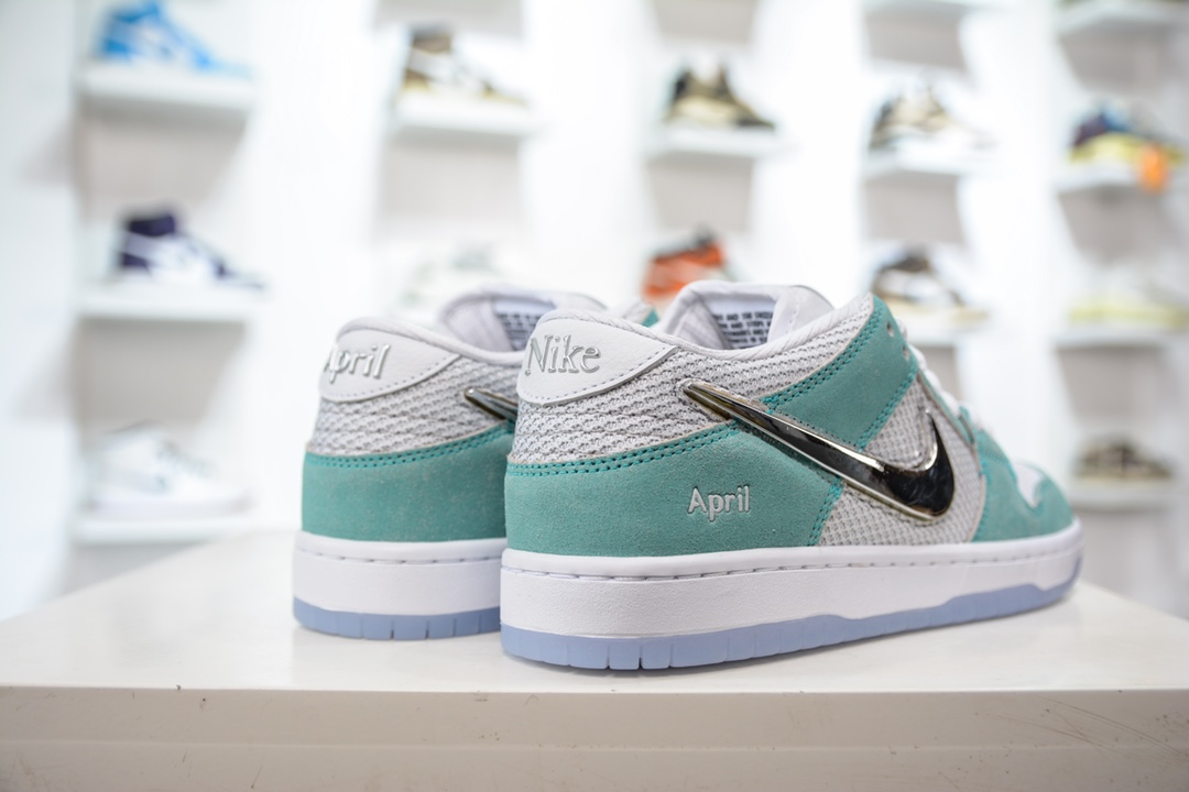 AYNK SB Dunk Low April 冰蓝 冰封玫瑰 FD2562-400 AYNK SB Dunk Low April 冰蓝 冰封玫瑰 FD2562-400
