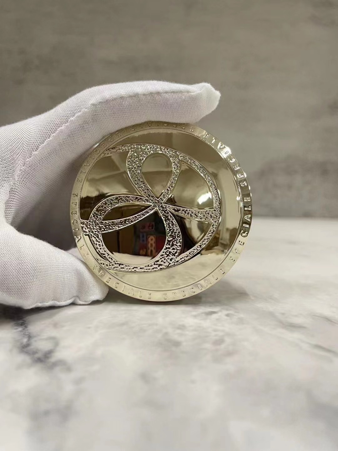 95。NOEVIR诺薇雅精纯蜜粉饼12g /明通版
🔜 明通版.高质量❗️新批号: YEJ
🇯🇵NOEVIR诺薇雅精纯蜜粉饼12g
打12/件144个  配中文标  现货供应🔥