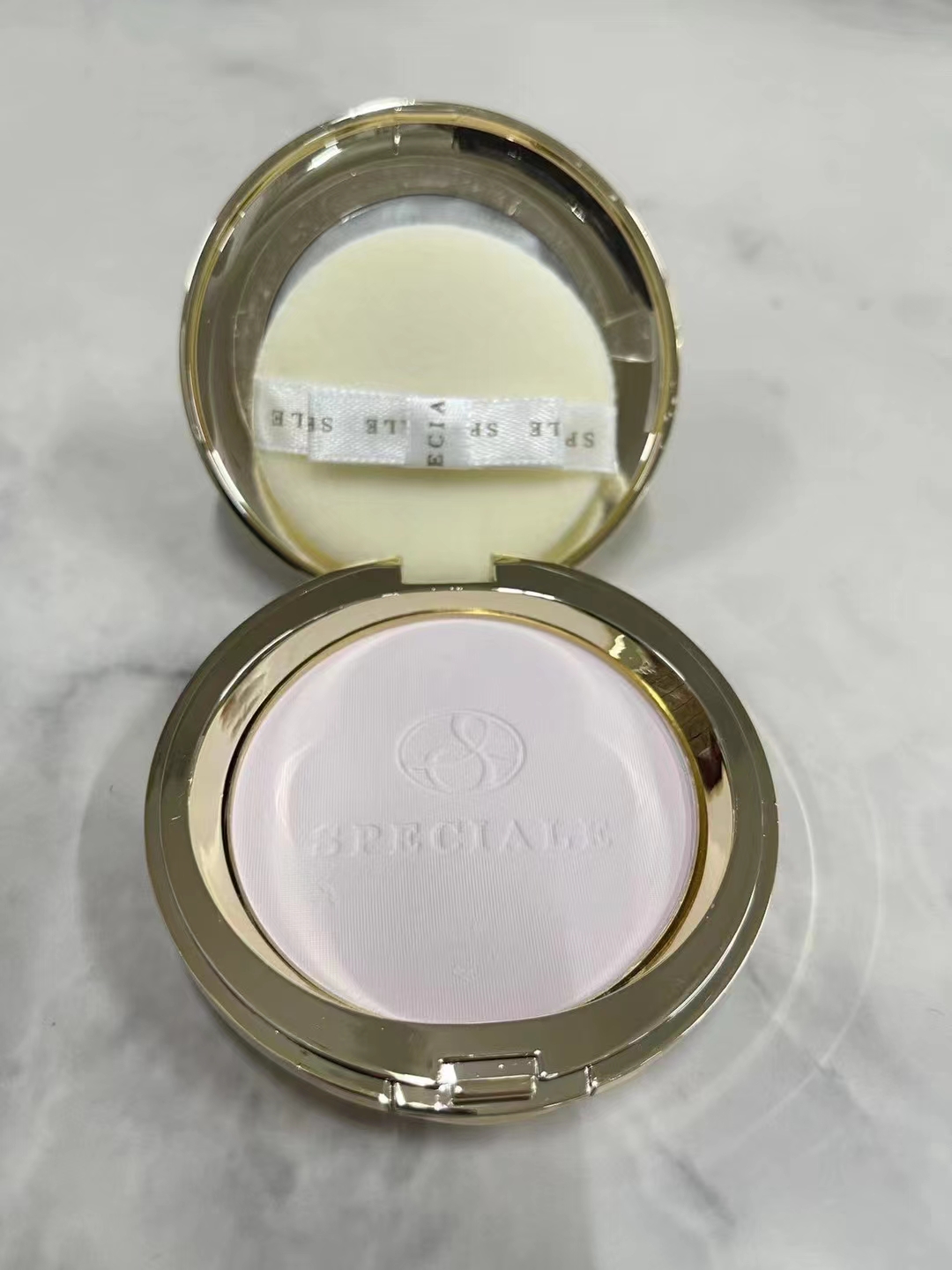 95。NOEVIR诺薇雅精纯蜜粉饼12g /明通版
🔜 明通版.高质量❗️新批号: YEJ
🇯🇵NOEVIR诺薇雅精纯蜜粉饼12g
打12/件144个  配中文标  现货供应🔥