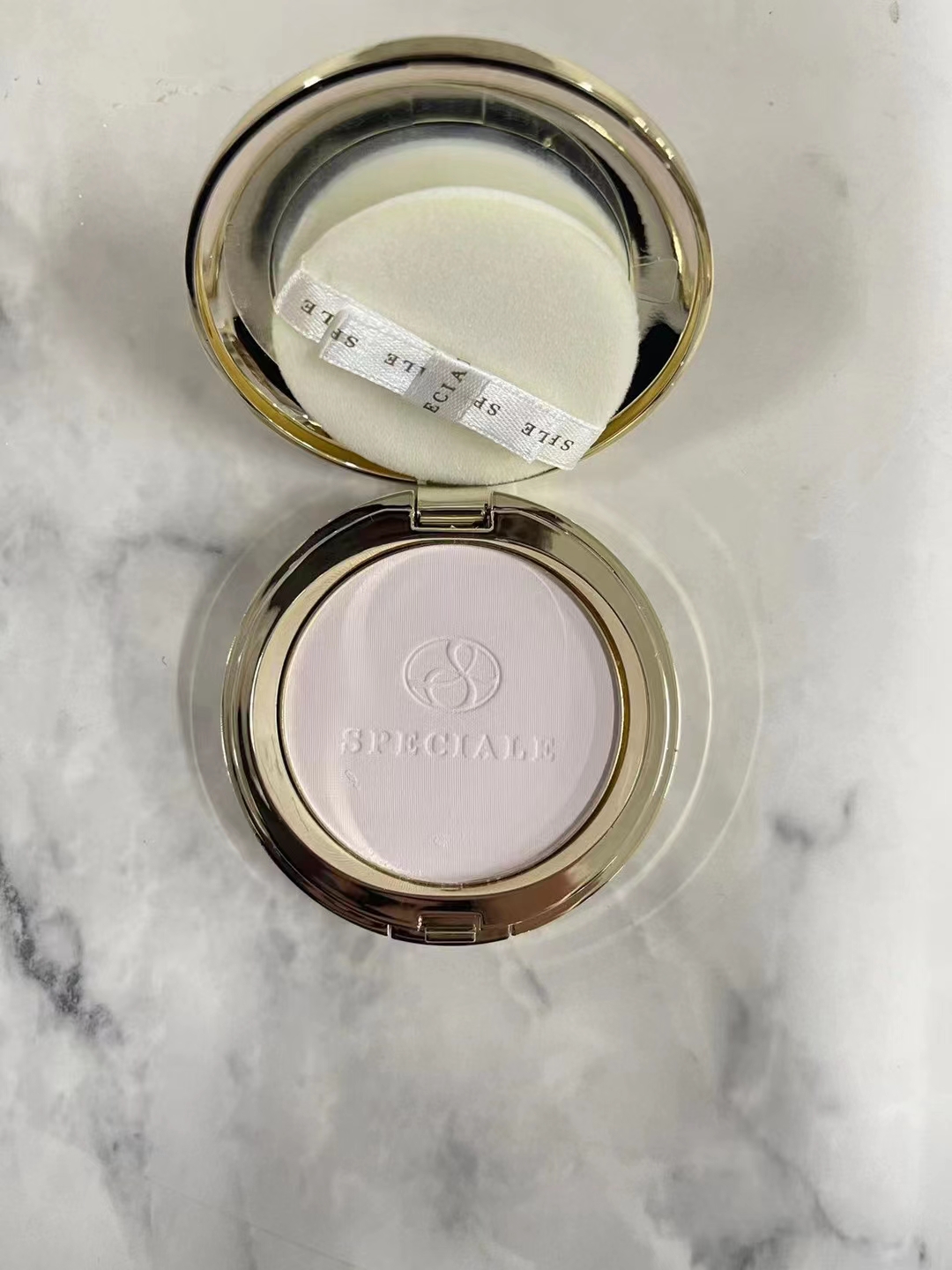 95。NOEVIR诺薇雅精纯蜜粉饼12g /明通版
🔜 明通版.高质量❗️新批号: YEJ
🇯🇵NOEVIR诺薇雅精纯蜜粉饼12g
打12/件144个  配中文标  现货供应🔥