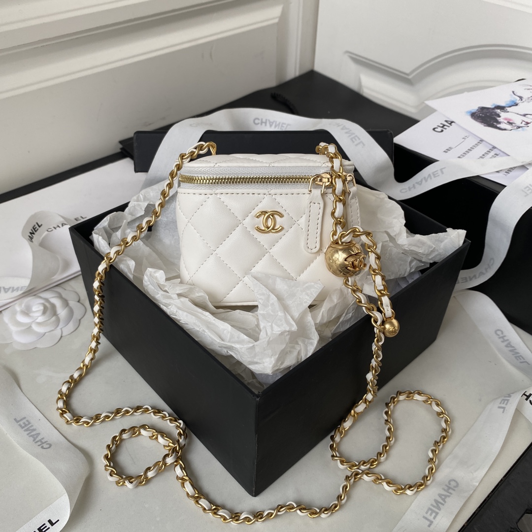 Chanel Cosmetic Bags Sheepskin Chains