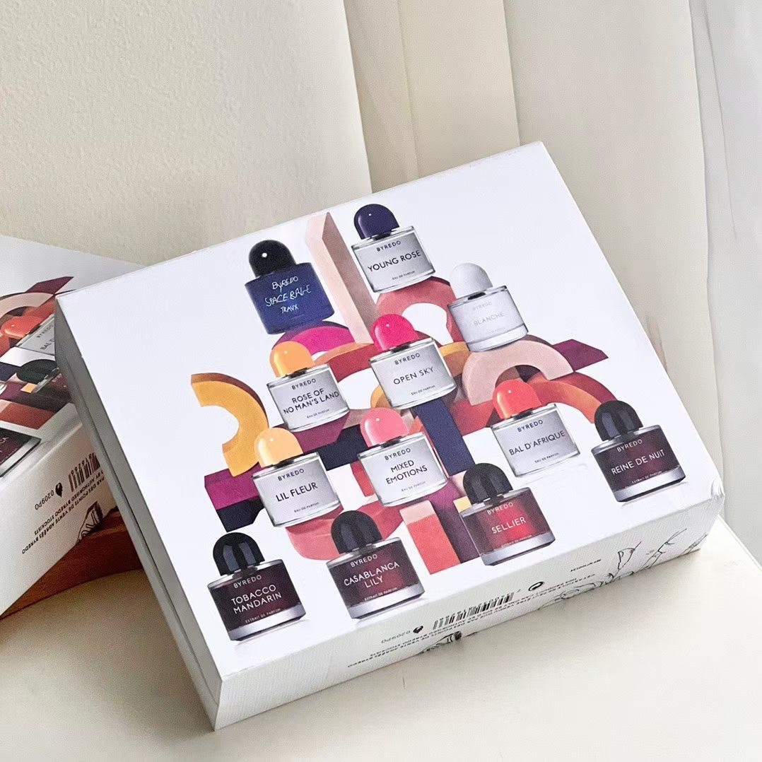 Byredo La Sélection Miniature Perfume Set - 12 x 5ml Eau de Parfum 2 i1688151922 2267 1
