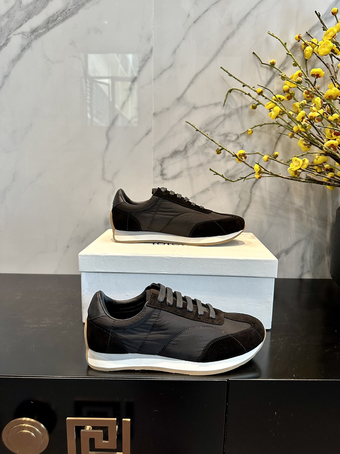 Toteme 2023/aw Recreational Shoes: Simple Nordic Design, Comfortable and Stylish - 图片 9