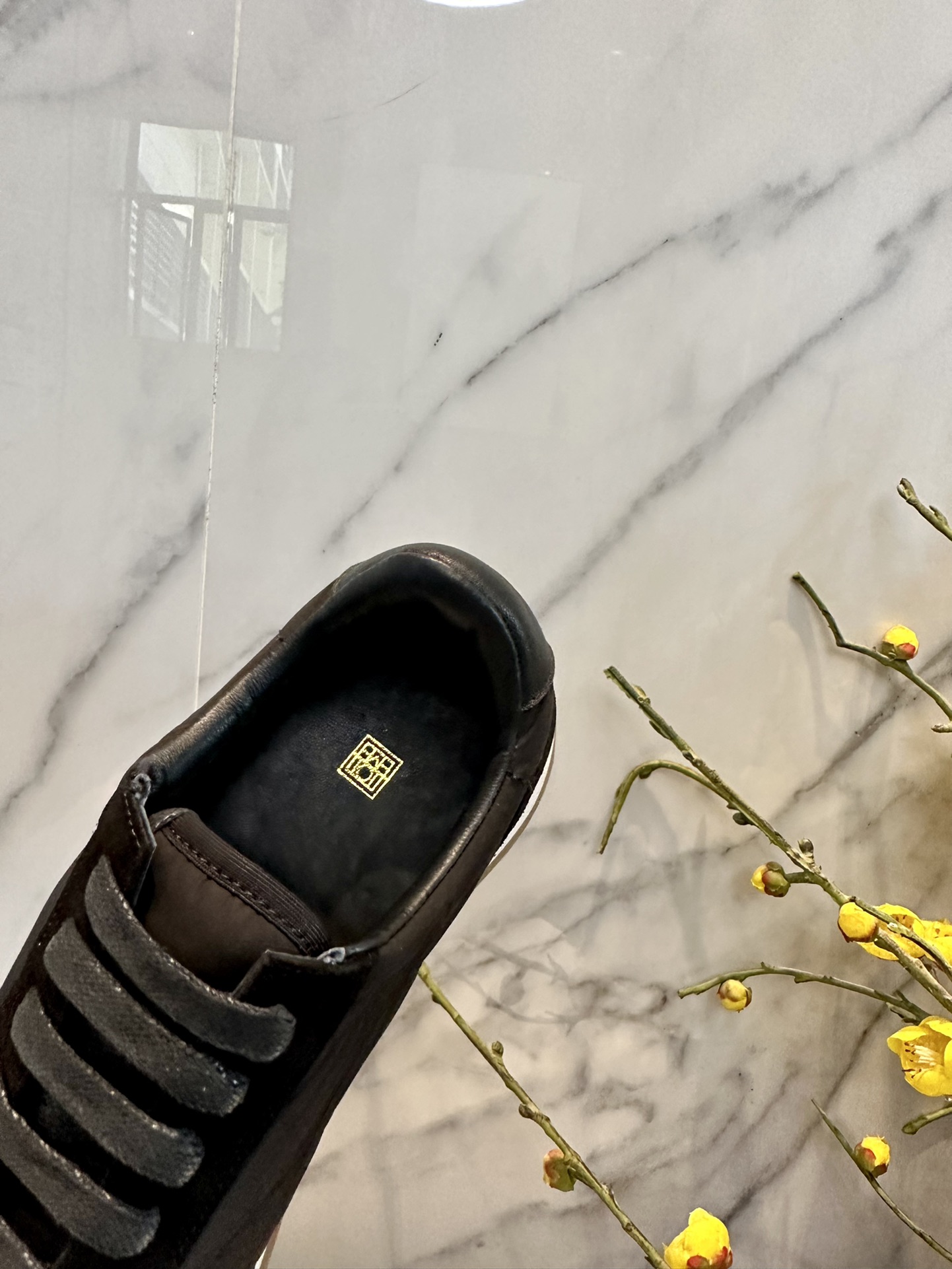 Toteme 2023/aw Recreational Shoes: Simple Nordic Design, Comfortable and Stylish - 图片 6