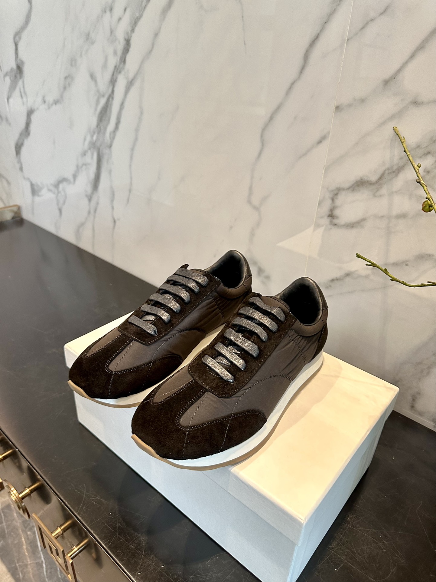 Toteme 2023/aw Recreational Shoes: Simple Nordic Design, Comfortable and Stylish