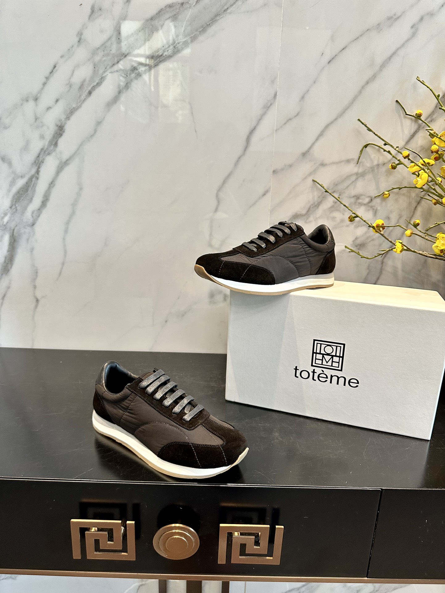 Toteme 2023/aw Recreational Shoes: Simple Nordic Design, Comfortable and Stylish - 图片 3