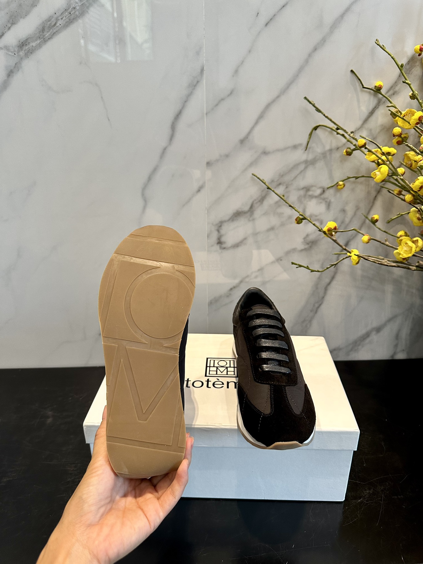 Toteme 2023/aw Recreational Shoes: Simple Nordic Design, Comfortable and Stylish - 图片 7