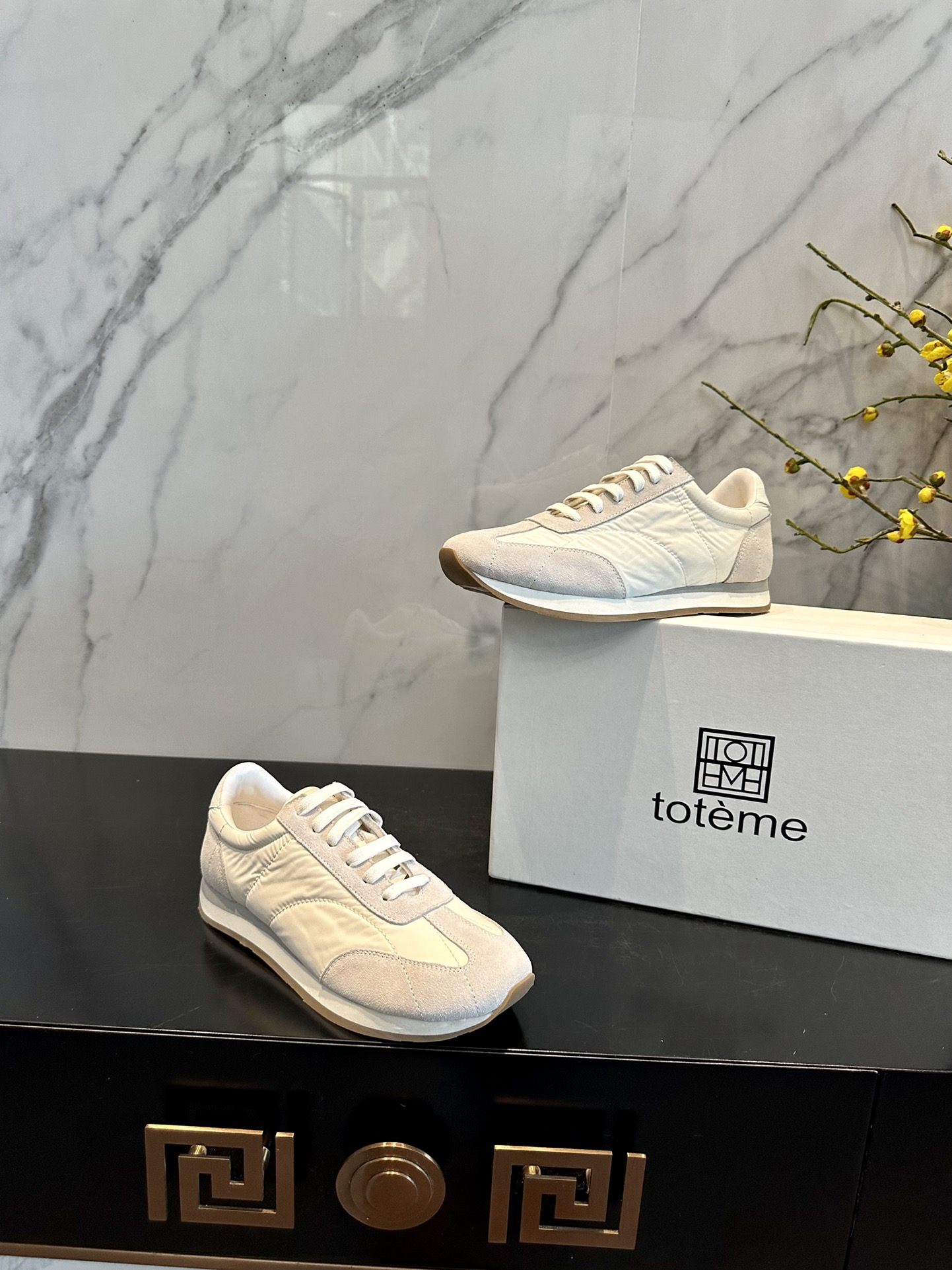 Toteme 2023/aw New Recreational Shoes Series: Nordic Design with Round Head for All Seasons - 图片 3