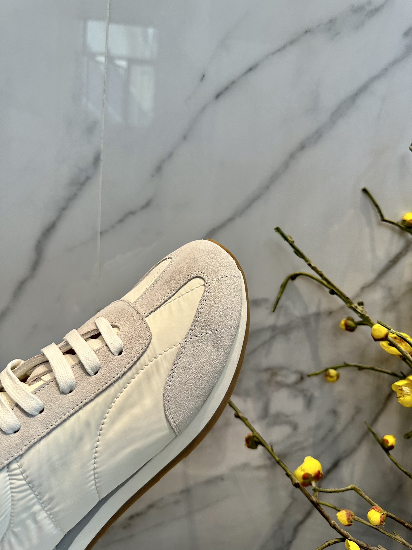 Toteme 2023/aw New Recreational Shoes Series: Nordic Design with Round Head for All Seasons - 图片 4