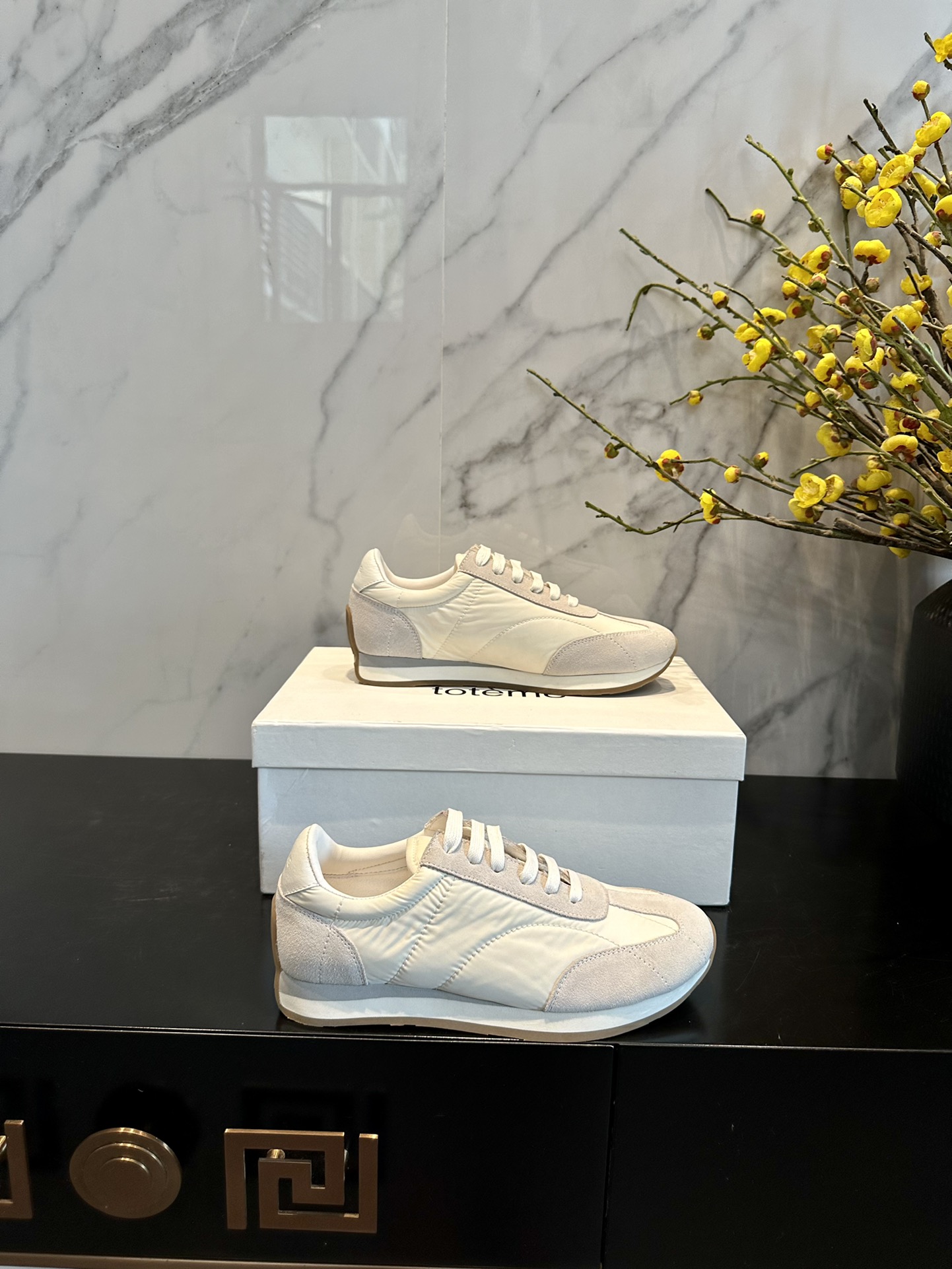 Toteme 2023/aw New Recreational Shoes Series: Nordic Design with Round Head for All Seasons - 图片 8