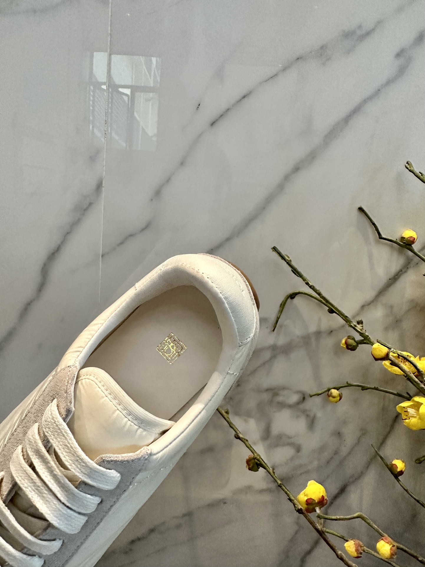 Toteme 2023/aw New Recreational Shoes Series: Nordic Design with Round Head for All Seasons - 图片 6