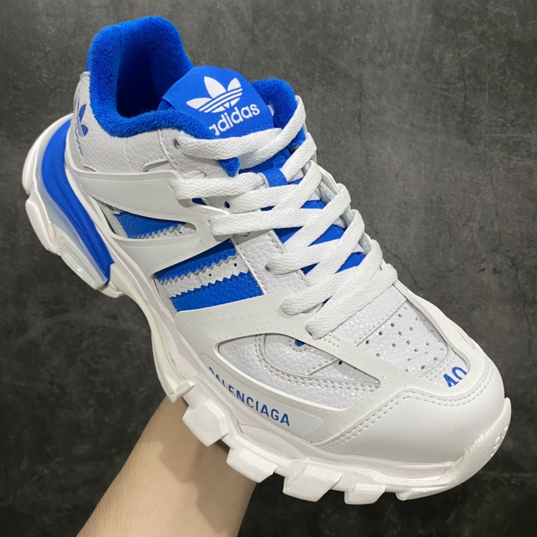 图片[3]-【VG版】BALENCIAGA Track 3.0 x Adidas 阿迪联名巴黎世家复古老爹鞋全套原纸板楦头开发最原汁原味的灵魂版型 全鞋荧光划线卡点胶水把控整洁度追求极致完美 每一双都是工艺品多重QC质检 超越公司货的品控标准 实实在在的免检产品原盒原配 正确字体电绣 粗细、位置、大小正确侧边TPU 透气孔匹配意产原版正确气垫分离大底 TPU软底 原版一致大底LOGO 立体感十足原厂皮料水洗做旧 采购原厂网纱 该款鞋采用网眼布和尼龙制成 不含皮革 鞋舌饰有Track.2橡胶品牌标识 外侧饰有橡胶品牌标识 泡沫后帮压印品牌标识 外底正面压印BB标识 由176块饰片拼接而成的铰接式鞋面 侧面配金属质感网眼布 内面配有额外金属光泽饰件 包含1副鞋带和1副备用鞋带 后帮配有拉环鞋提 动态鞋底设计 为双脚带来后续的助力  正常尺码Size：35 36 37 38 39 40 41 42 43 44 45 46-莆田鞋批发中心