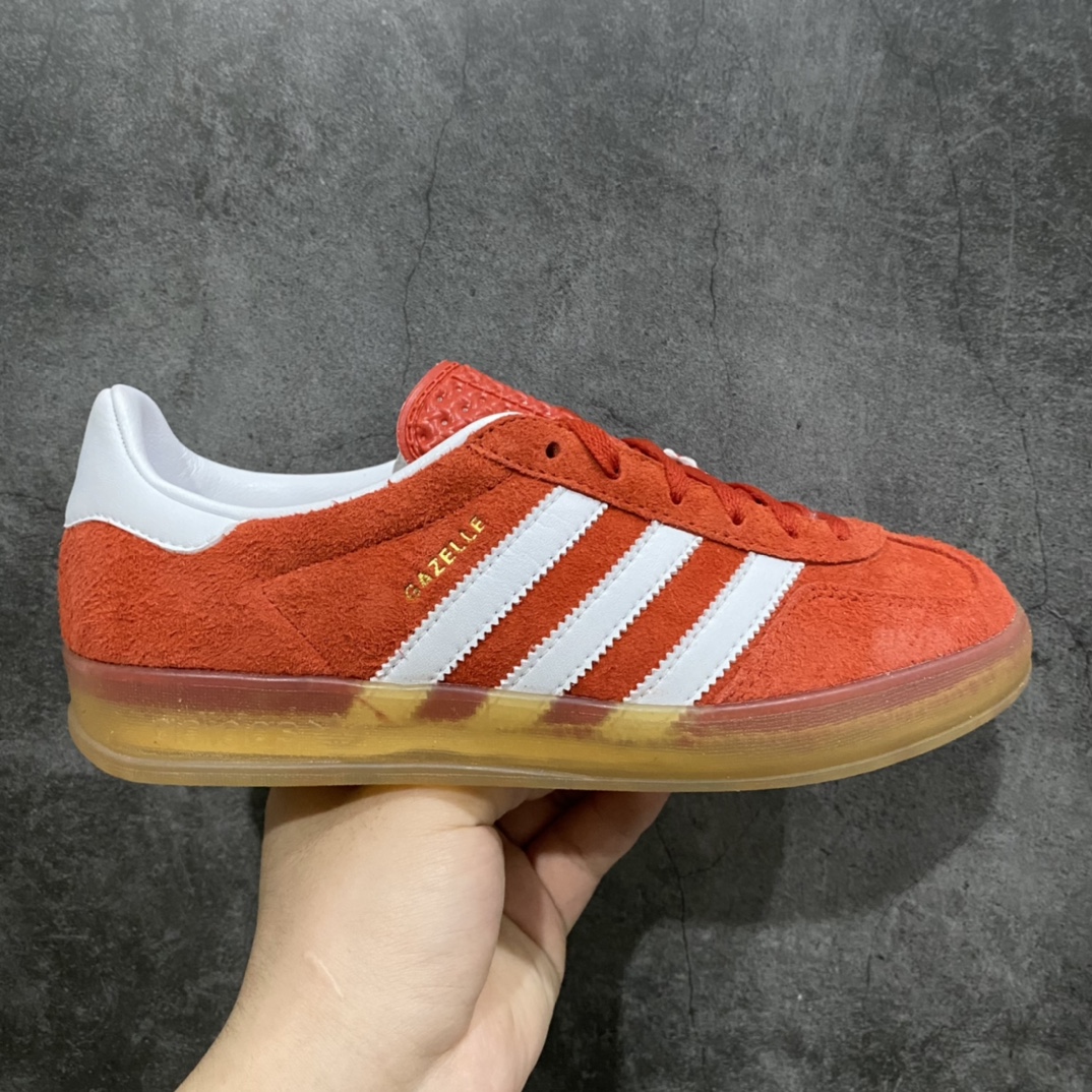 【纯原版】Adidas Originals Gazelle Indoor白橙色 HQ8718 三叶草复古休闲防滑耐磨低帮板鞋nn目前最高版 区别市场通货 正确粗反绒皮 正确鞋舌正确侧面压印凹陷烫金GAZELLE字母 海玻璃鞋垫背部刷胶n纸板中底也都是同步原鞋 高价零售主推版本 尺码：35 36 36.5 37 38 38.5 39 40 40.5 41 42 42.5 43 44 44.5 45-莆田鞋批发中心