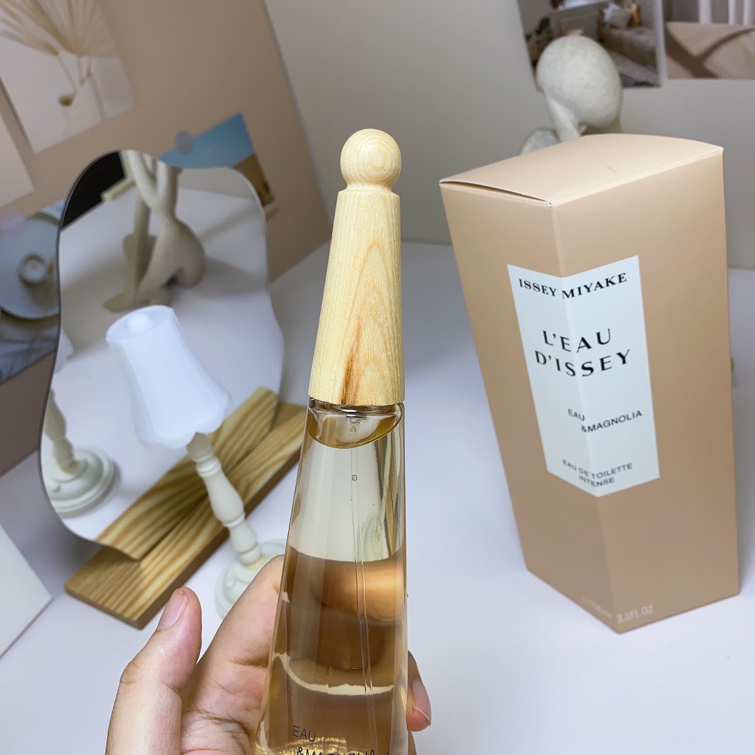 Issey Miyake L'Eau d'Issey Eau & Magnolia Eau de Toilette - 100ml 2 i1688195836 9435 1
