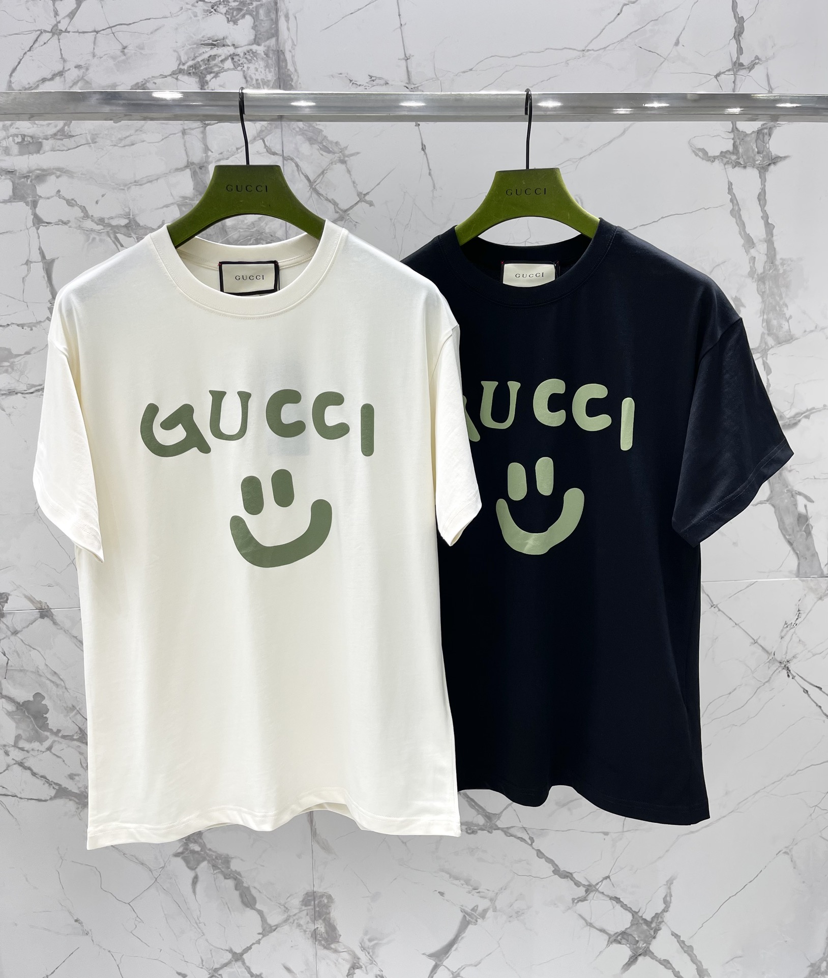 Gucci Odzież T-Shirt Beżowy Czarny Biały Drukowanie Bawełna Fashion