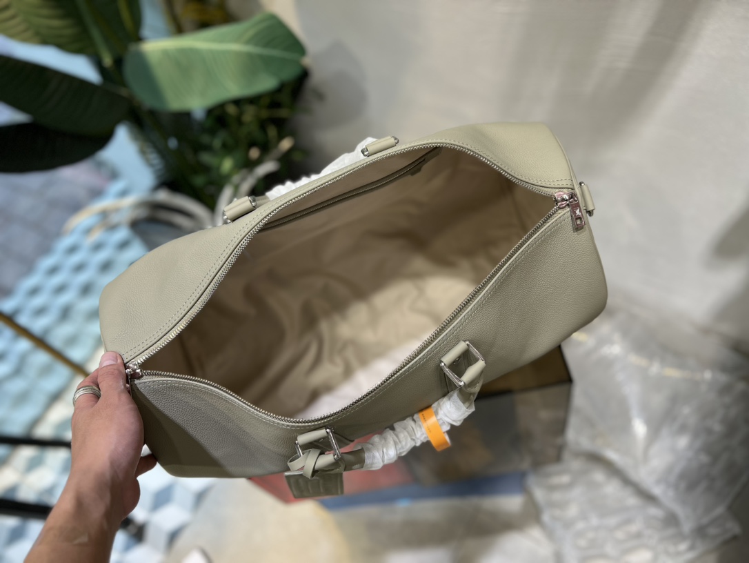 Louis Vuitton Luxury Handbag Collection 8