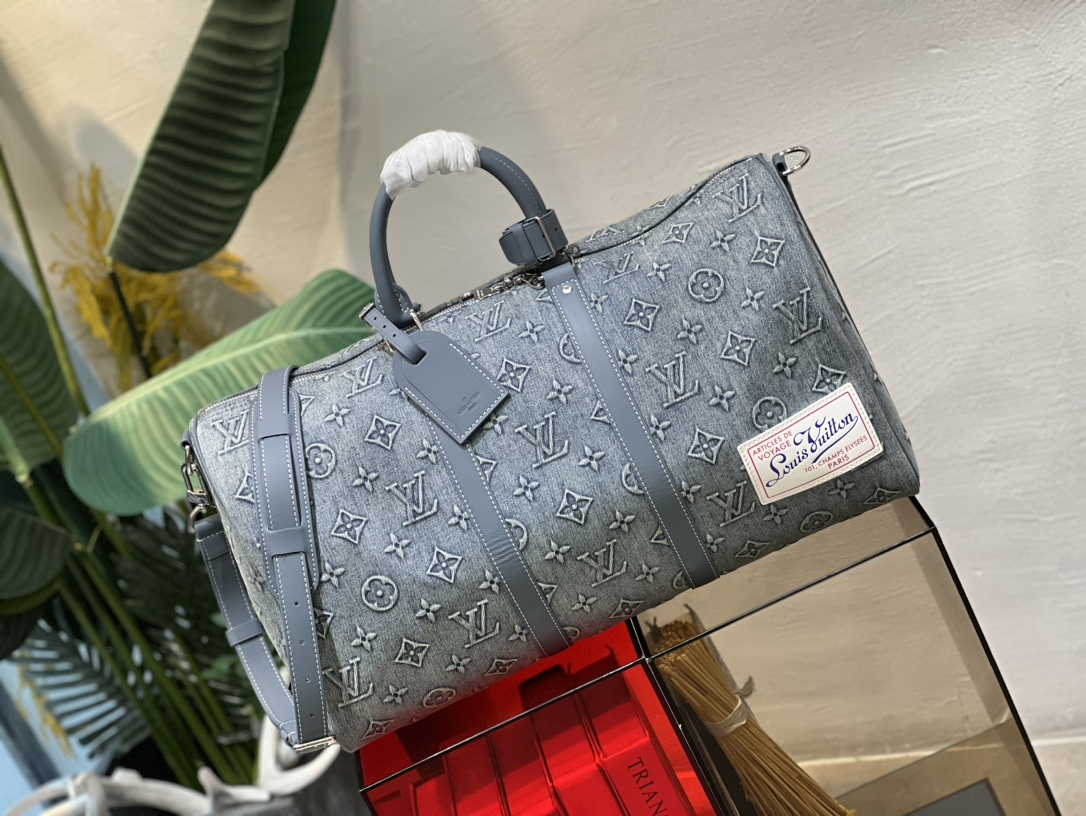 M22532 This Keepall Bandoulière 50 reimagines one of Louis Vuitton's - Bag 2