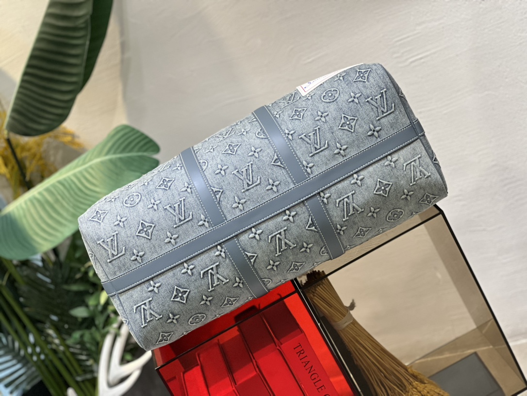 M22532 This Keepall Bandoulière 50 reimagines one of Louis Vuitton's - Bag 4