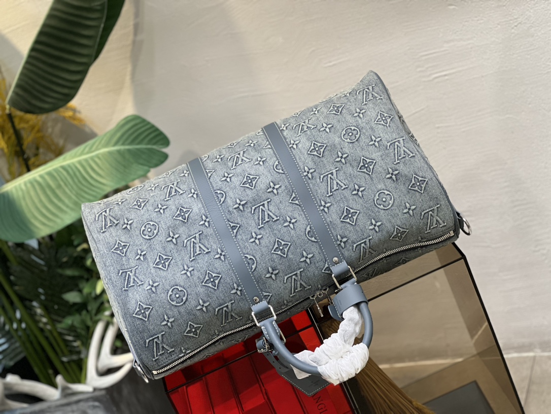 M22532 This Keepall Bandoulière 50 reimagines one of Louis Vuitton's - Bag 5