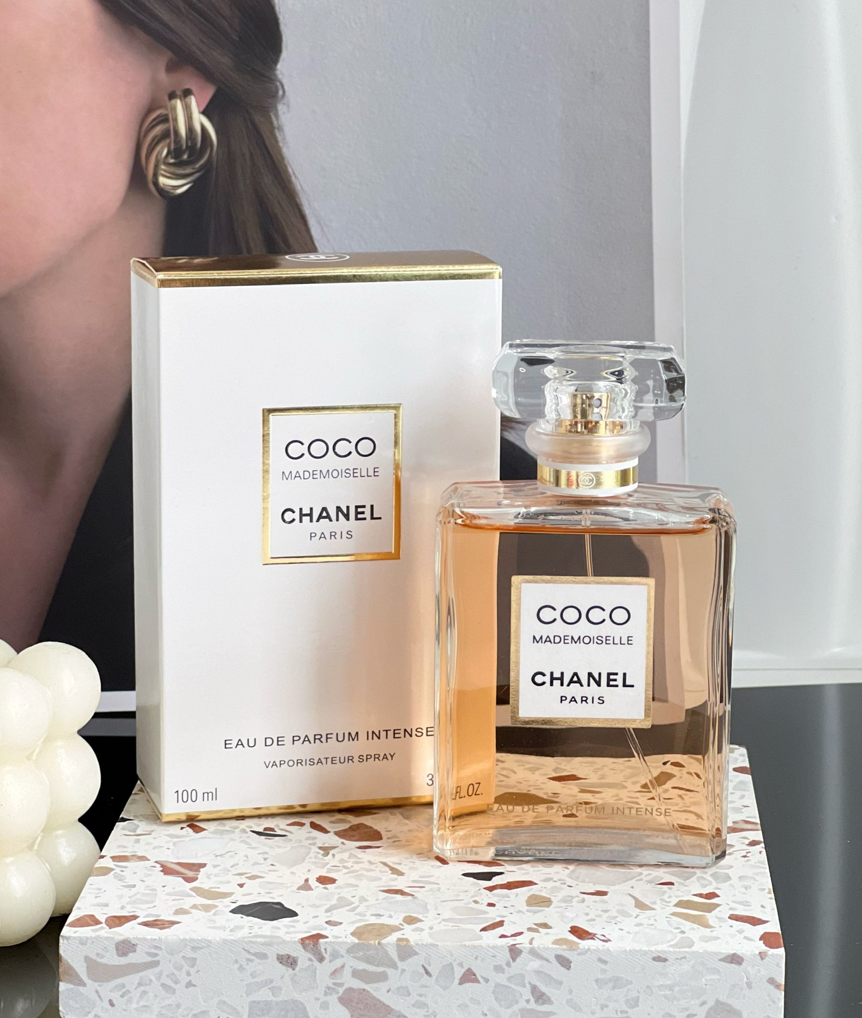 NO:810902,CHANEL Chanel Mademoiselle Coco (Fragrant Edition) 100ml Attributes Women's Fragrance Fragrance Woody Oriental Top Notes Orange Bergamot Lemon Middle Notes Rose Jasmine Fruity Base Notes Patchouli Tonka Bean Vanilla Labdanum Musk, Perfume, Chanel, Chanel19860909CHANEL 香奈儿 可可小姐（馥郁版）100ml 属性女香 香调木质东方调 前调橙子 香柠檬 柠檬 中调玫瑰 茉莉 果香 后调广藿香 零陵香豆 香草 劳丹脂 麝香,香水,chanel,chanel,accessory