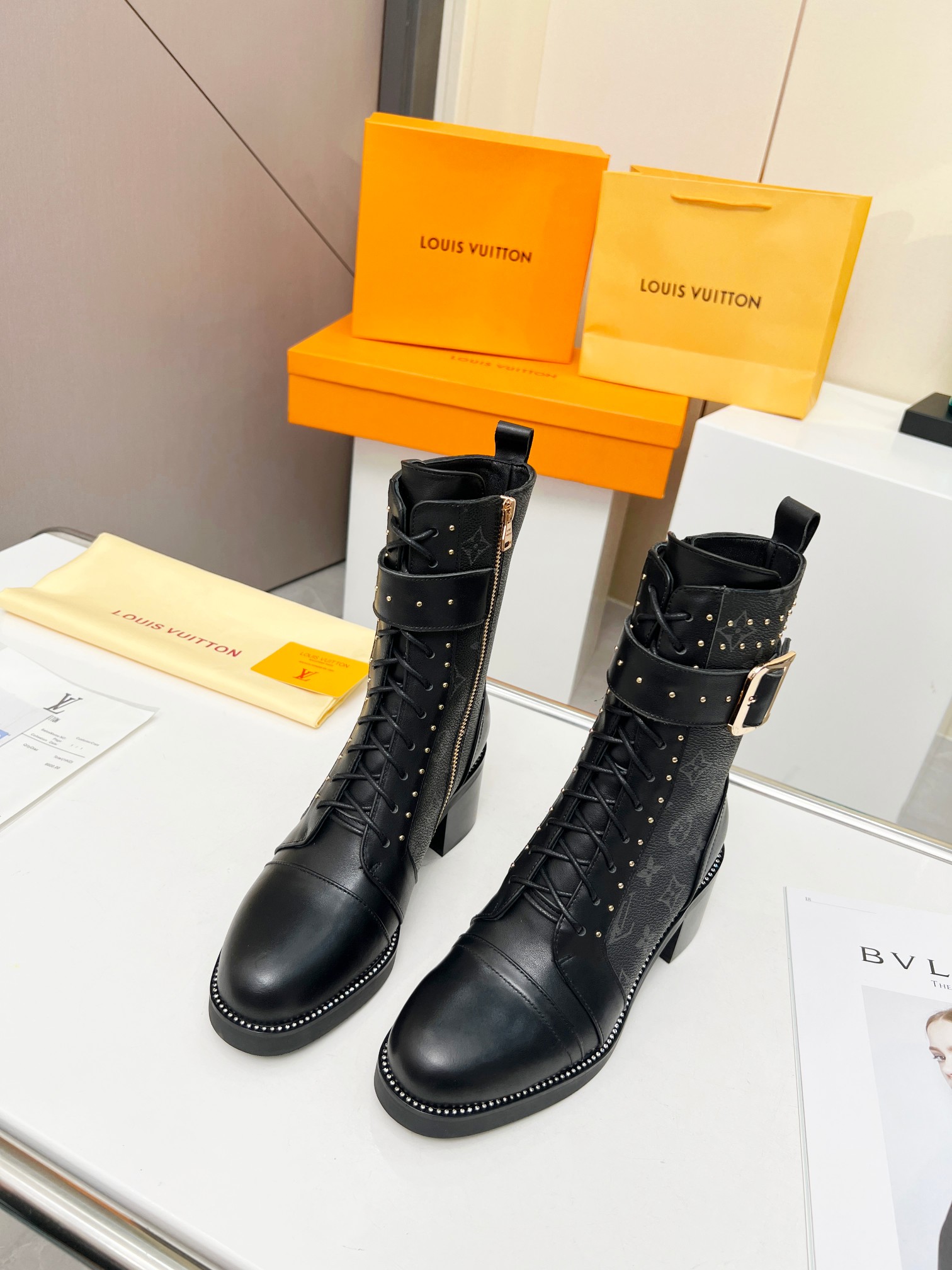 2023 el último contador sincronizado LV Louis Vuitton Martin botas de mercado de gama alta calidad d
