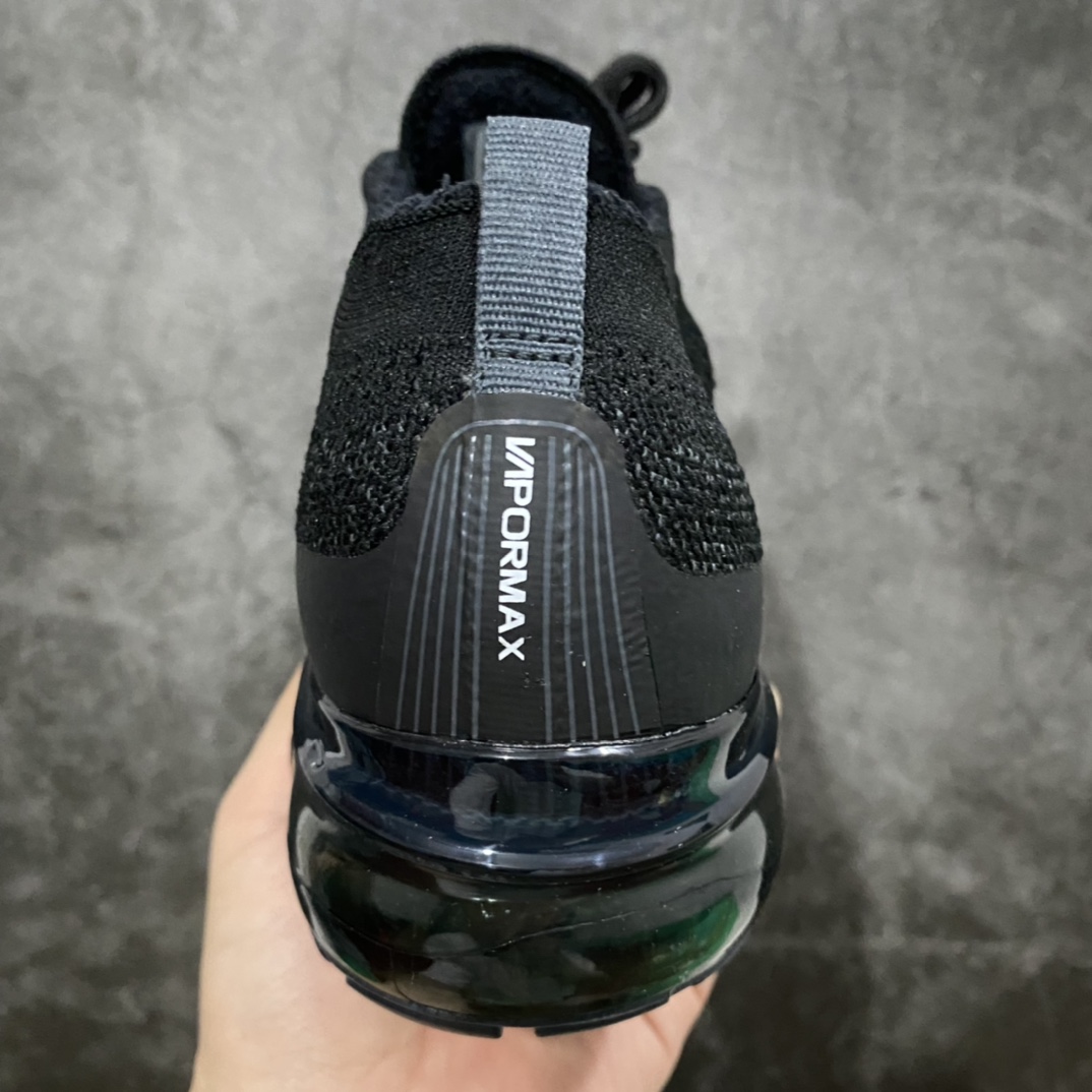 图片[4]-【YH版】Nike Air VaporMax Flyknit 耐磨 黑白低帮跑步鞋出货 货号:DV6840-002Nike气垫慢跑鞋，极致用心独立开发‼️n氮气充压原底气垫，进口针车机台 一针一线校准公司，完美还原度 ‼️原厂高频字体，鞋垫上印有耐克的风车标志，全长VaporMax鞋底单元两侧和外侧前脚掌上的Swoosh 标志完善了设计，区别市面印刷版字体，鞋型完美无解，随意乱 区别市面真标 欢迎对比n 尺码：35.5 36 36.5 37.5 38 38.5 39 40 40.5 41 42 42.5 43 44 44.5 45 46 47.5-莆田鞋批发中心