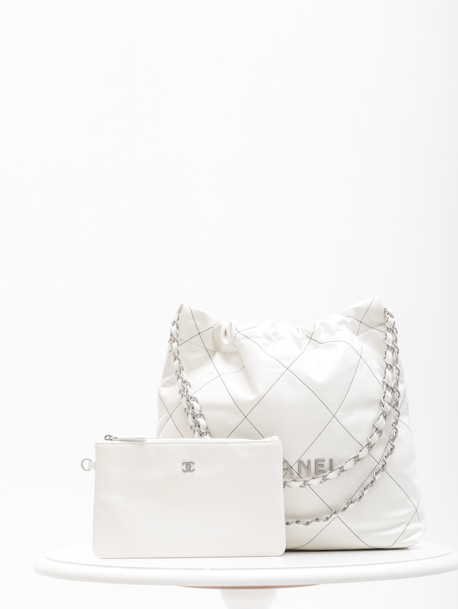 P1480 1580 calidad genuina 🌈chanel23SS original 22 bolsa de compras nuevo color: blanco plateado con costuras negras e…