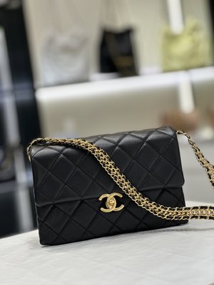 Chanel Classic Flap Bag Crossbody & Shoulder Bags Black Weave Calfskin Cowhide Vintage Chains