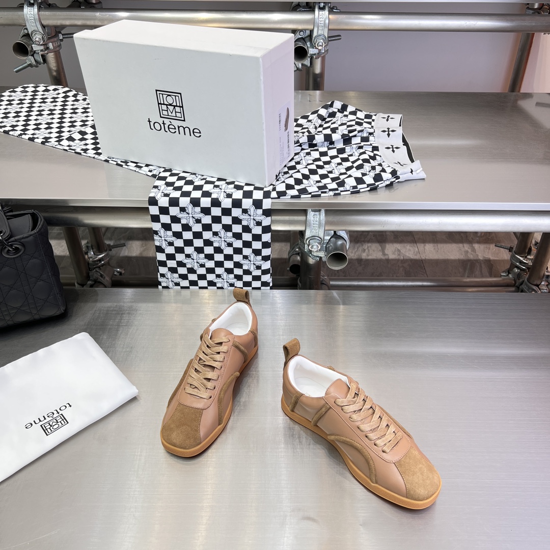 Toteme’s New Shoes: Comfortable Style with Calfskin and Sheepskin, TPR Rubber Sole - 图片 4