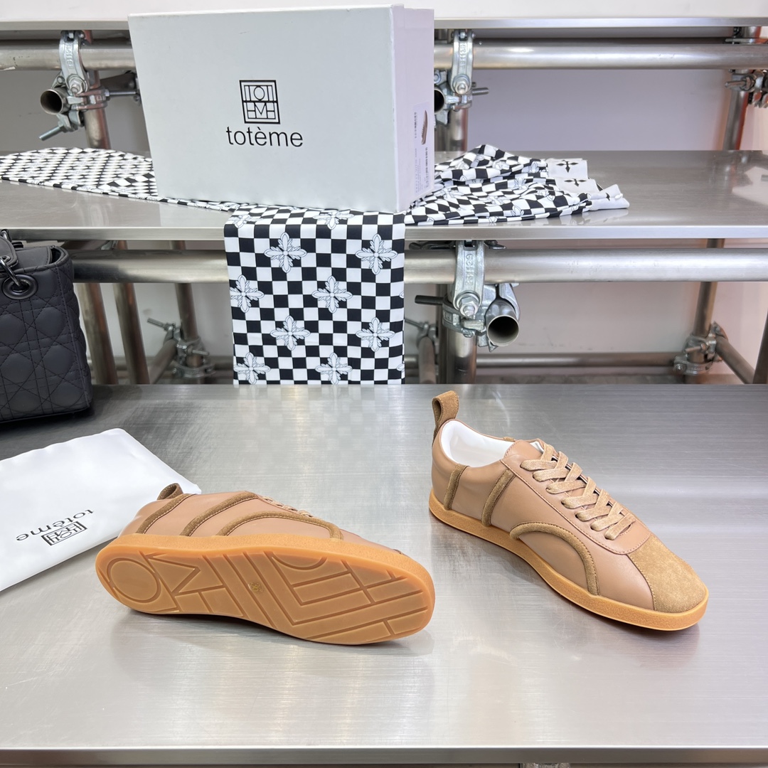 Toteme’s New Shoes: Comfortable Style with Calfskin and Sheepskin, TPR Rubber Sole - 图片 3