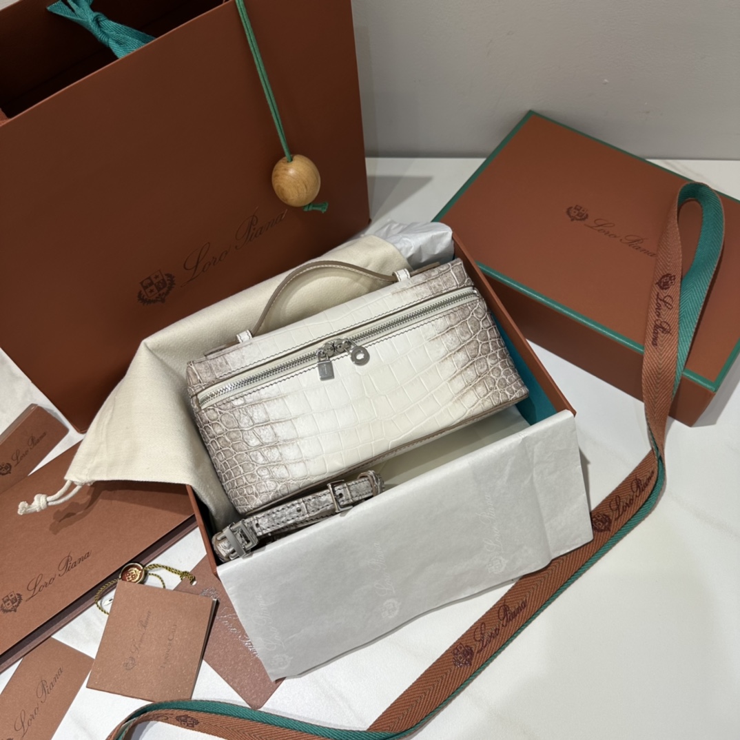 𝐋𝐨𝐫𝐨 𝐏𝐢𝐚𝐧𝐚 악어 Extra Bag 19 박스백 악어가죽 희귀가죽-히말라야