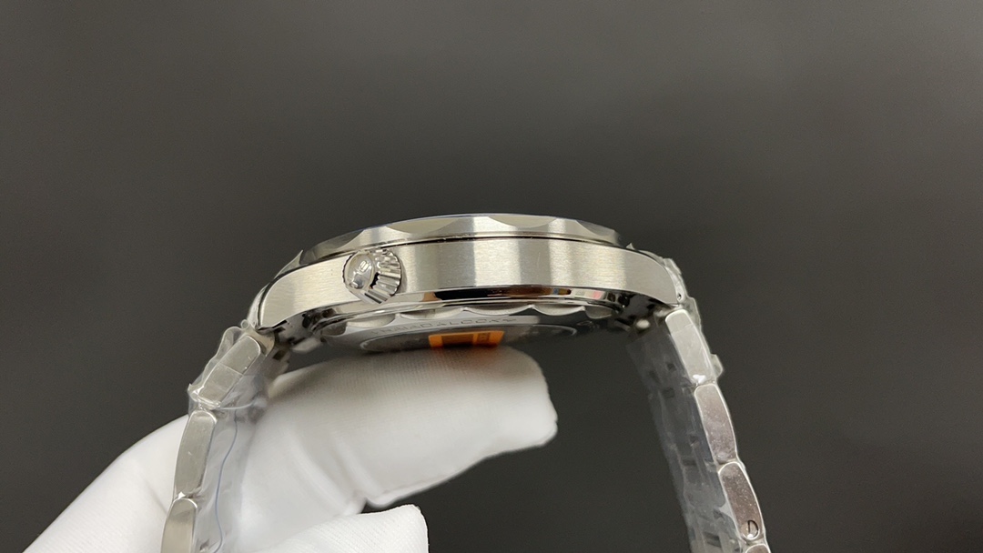Omega 欧米茄海马300 蓝圈 白面 8800机