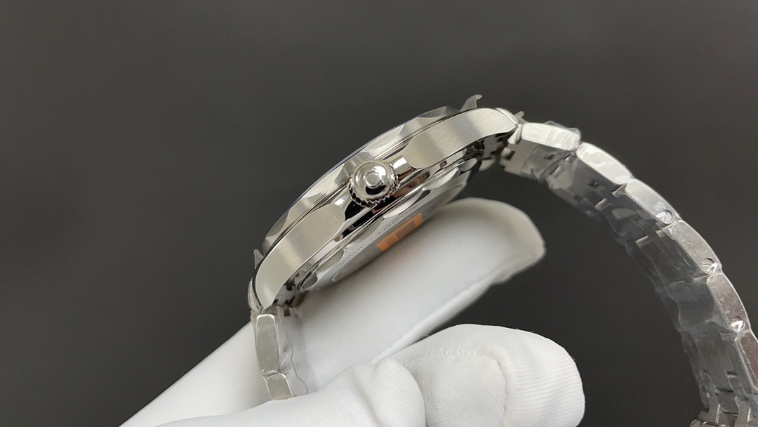 Omega 欧米茄海马300 蓝圈 白面 8800机