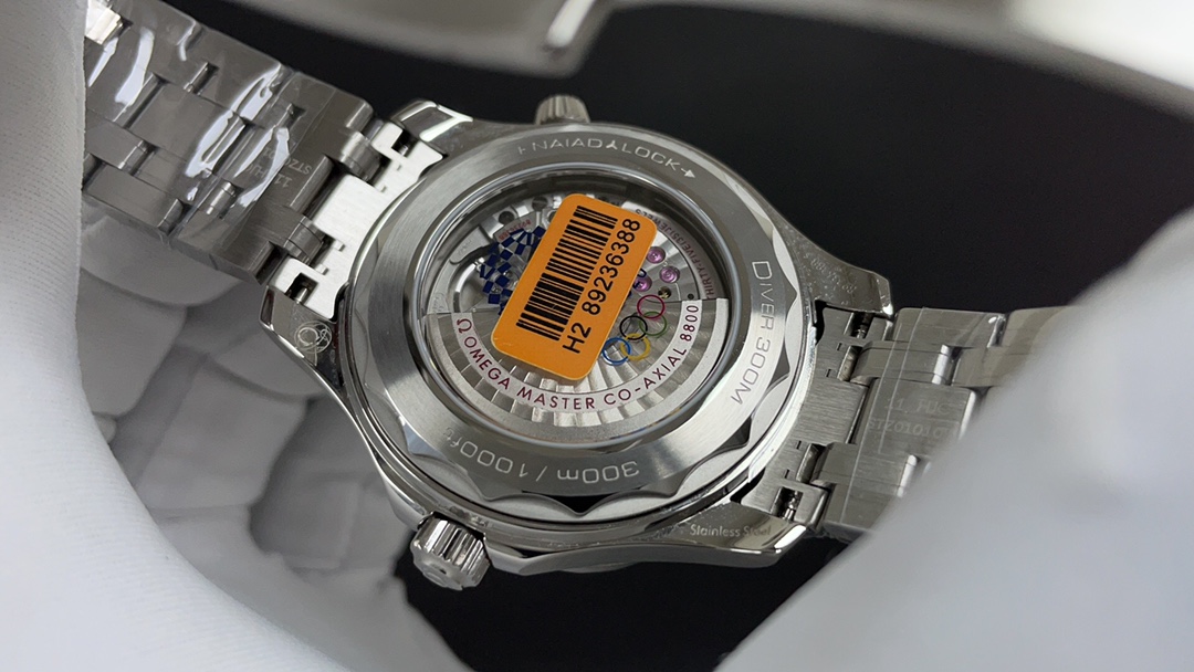 Omega 欧米茄海马300 蓝圈 白面 8800机