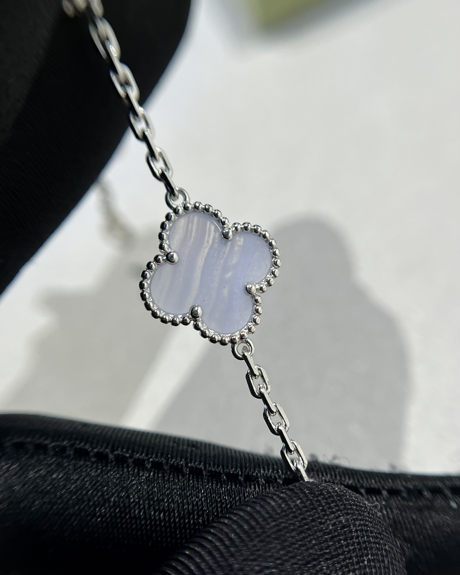 Van Cleef & Arpels vca天然紫玉髓简钻五花手链 白金色