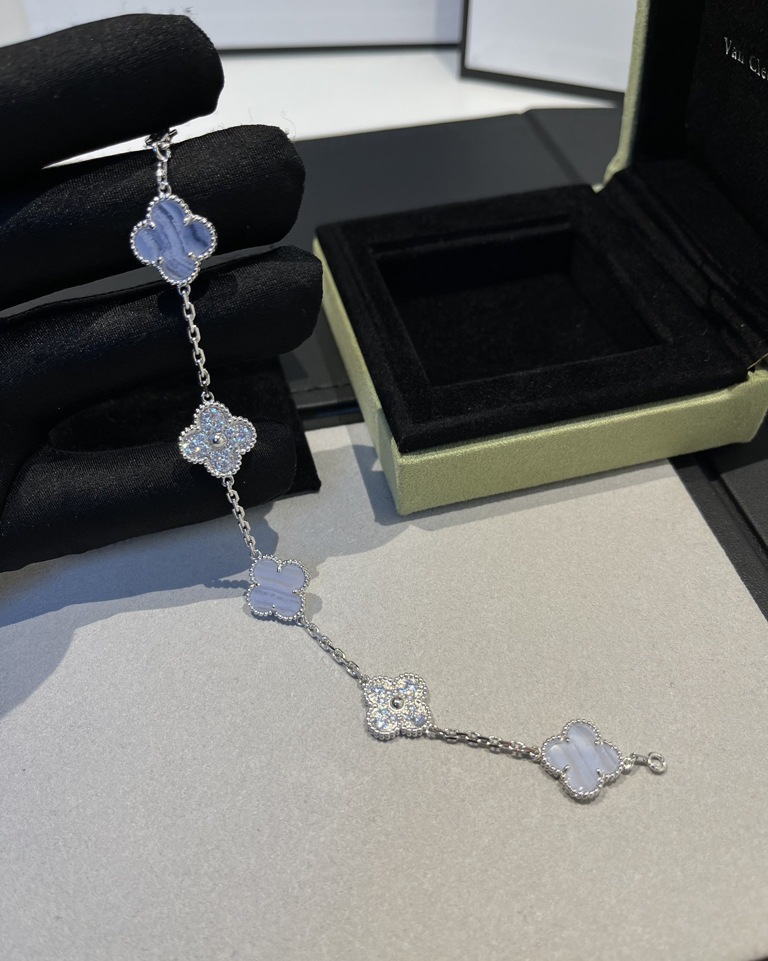 Van Cleef & Arpels vca天然紫玉髓简钻五花手链 白金色