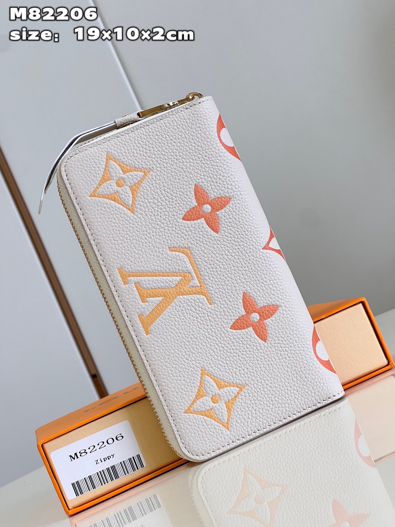 NO:400359,【Exclusive real photo M82206】This Zippy zipper wallet is made of soft Monogram Empreinte grained cowhide leather imprinted classic Monogram pattern, which sets off the exquisite texture with a two-color design. The pockets and compartments are opened with a classic full zipper design, which can store banknotes, coins and cards, etc. Size 19.5×10.5×2.5cm C.370, LV [original leather], louis vuitton, cowhide19860909【独家实拍 M82206】本款 Zippy拉链钱夹取材 柔软的 Monogram Empreinte 粒面牛皮革压印经典 Monogram 图案,以双色设计烘托精致质感.以经典全拉链设计开启口袋和隔层,可收纳纸钞、硬币和卡片等.尺寸19.5×10.5×2.5cm C.370,LV【原厂皮】,louis vuitton,cowhide,Bag