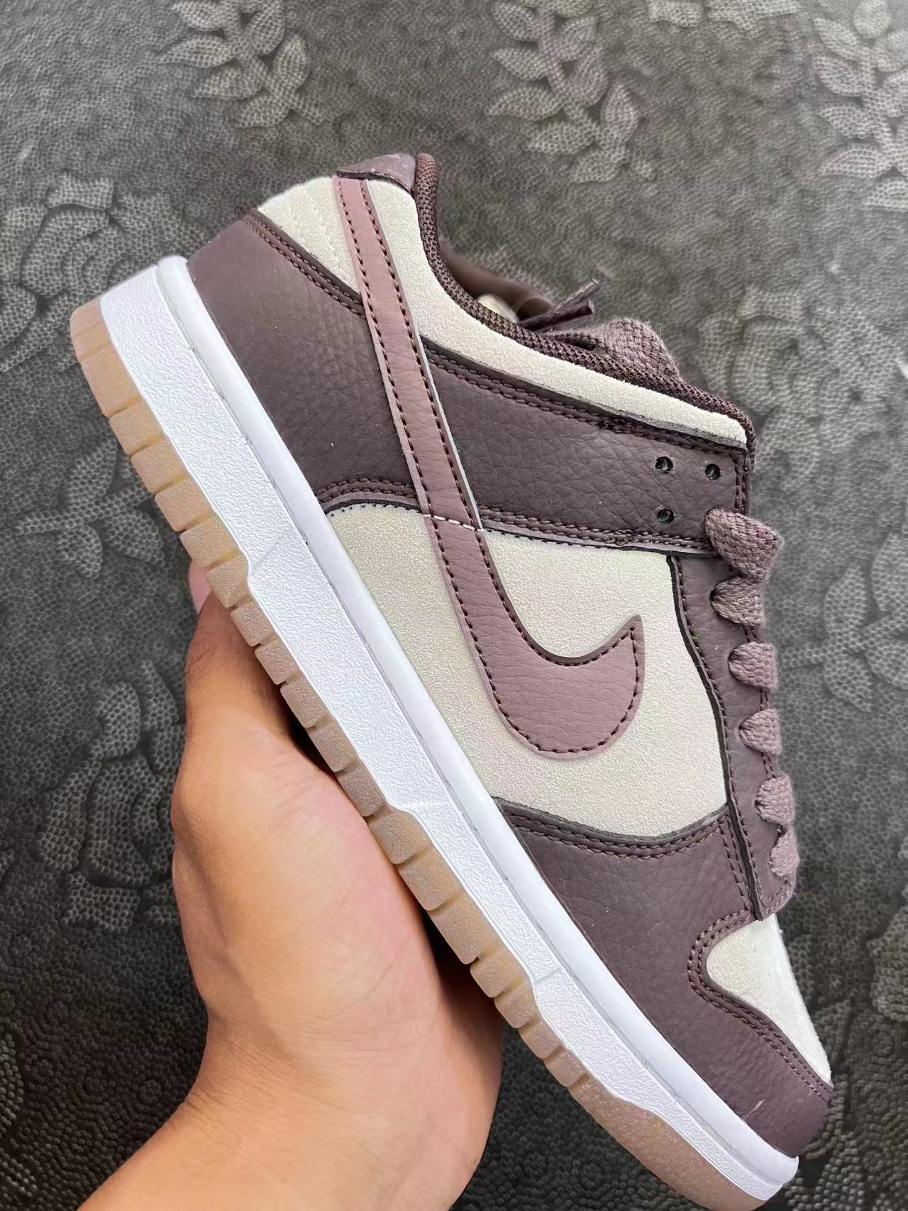 ? Nike Dunk Low 