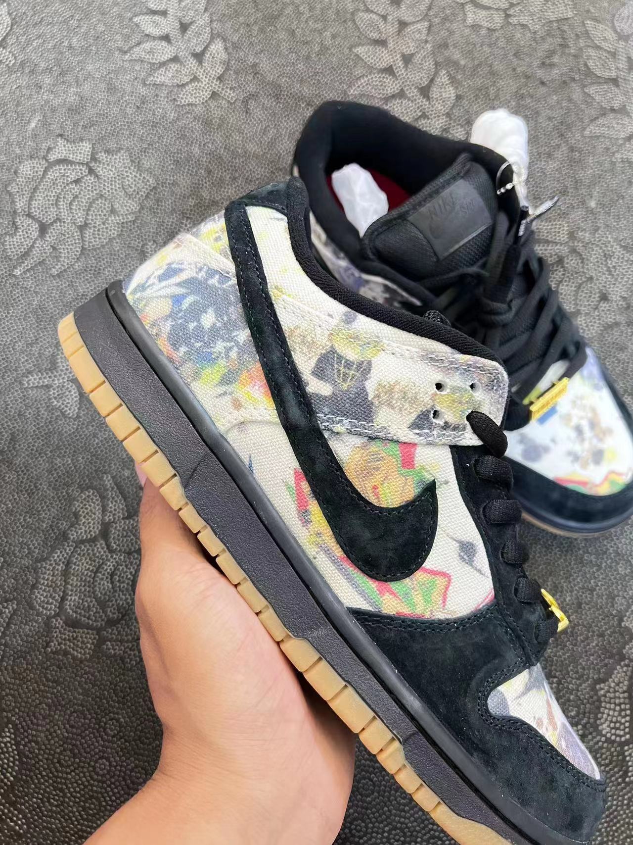 ? Nike Sup Dunk 黑彩配色?