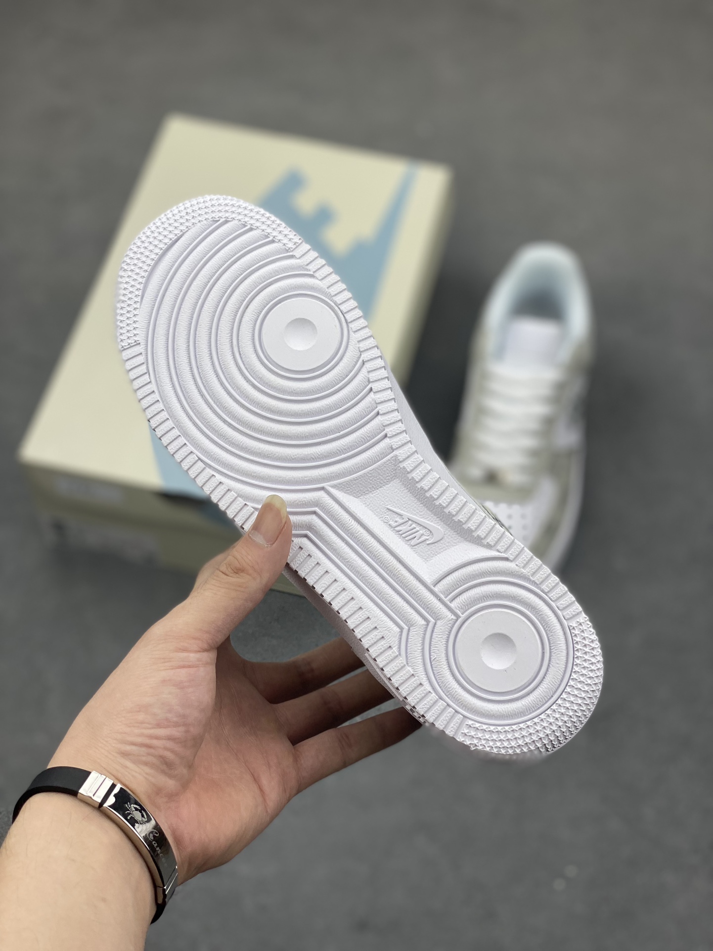 Nike Air Force 1 Low Custom Dior Kaws Casual Sneakers, White/Gray 7 i1688321202 2795 5