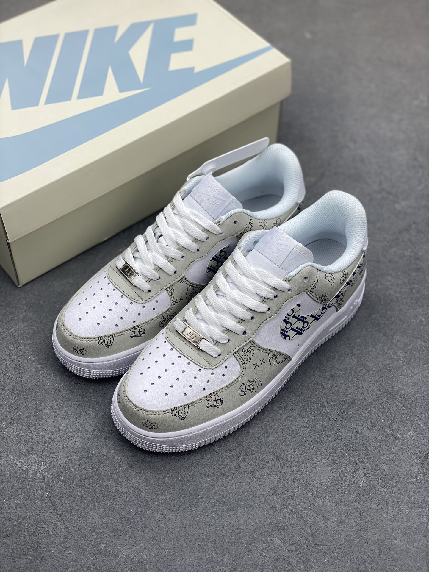 Nike Air Force 1 Low Custom Dior Kaws Casual Sneakers, White/Gray 9 i1688321202 6438 7