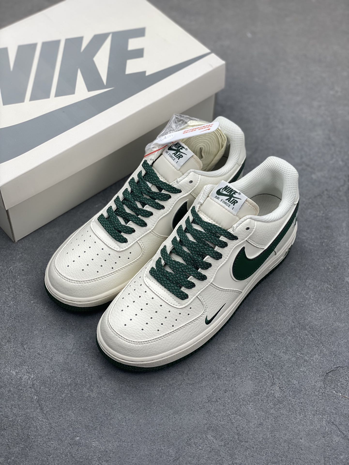 Nike Air Force 1 '07 Low Stussy Collab White Green Limited Edition 9 i1688321414 4254 7