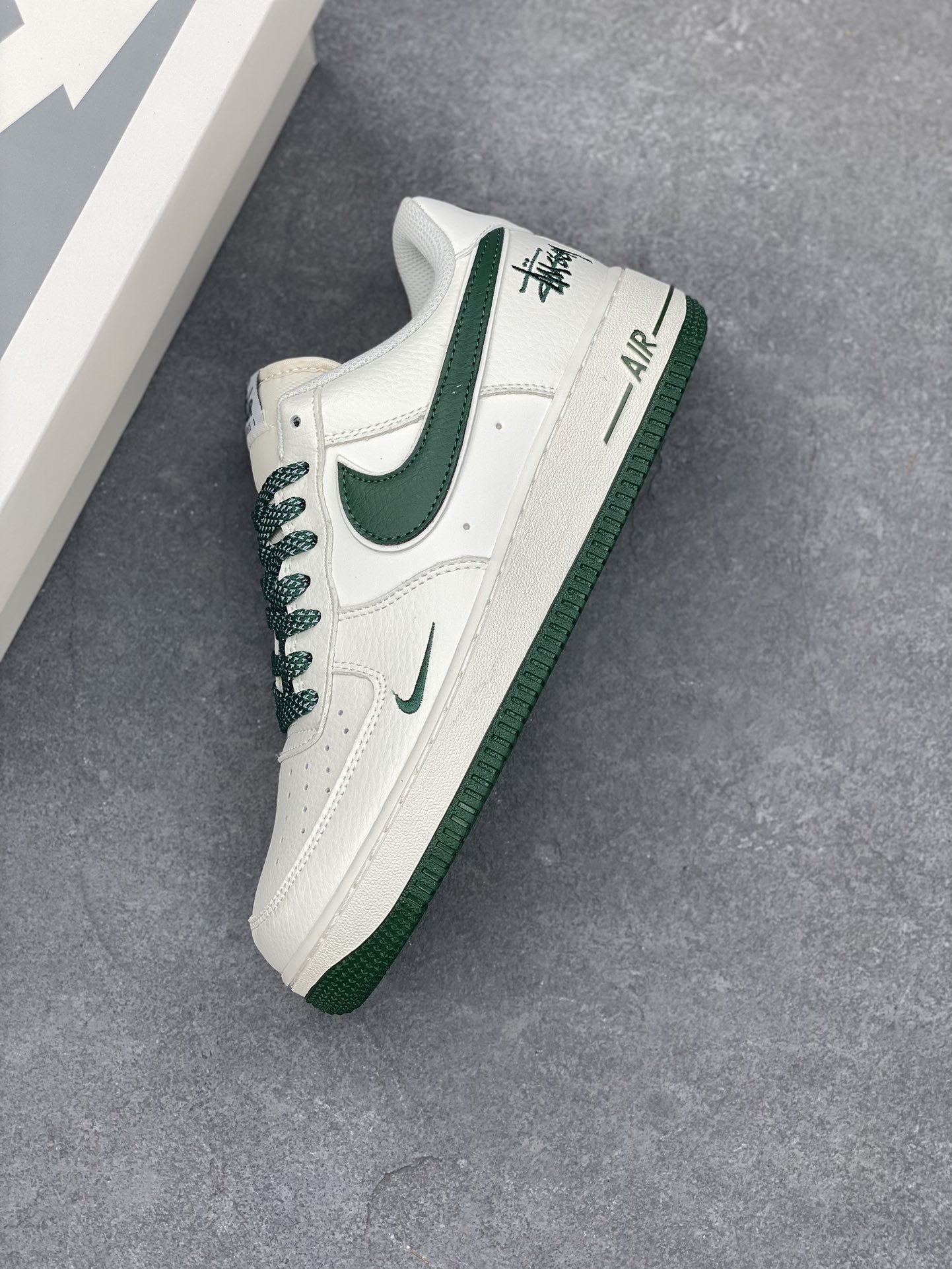 Nike Air Force 1 '07 Low Stussy Collab White Green Limited Edition 8 i1688321414 8972 6