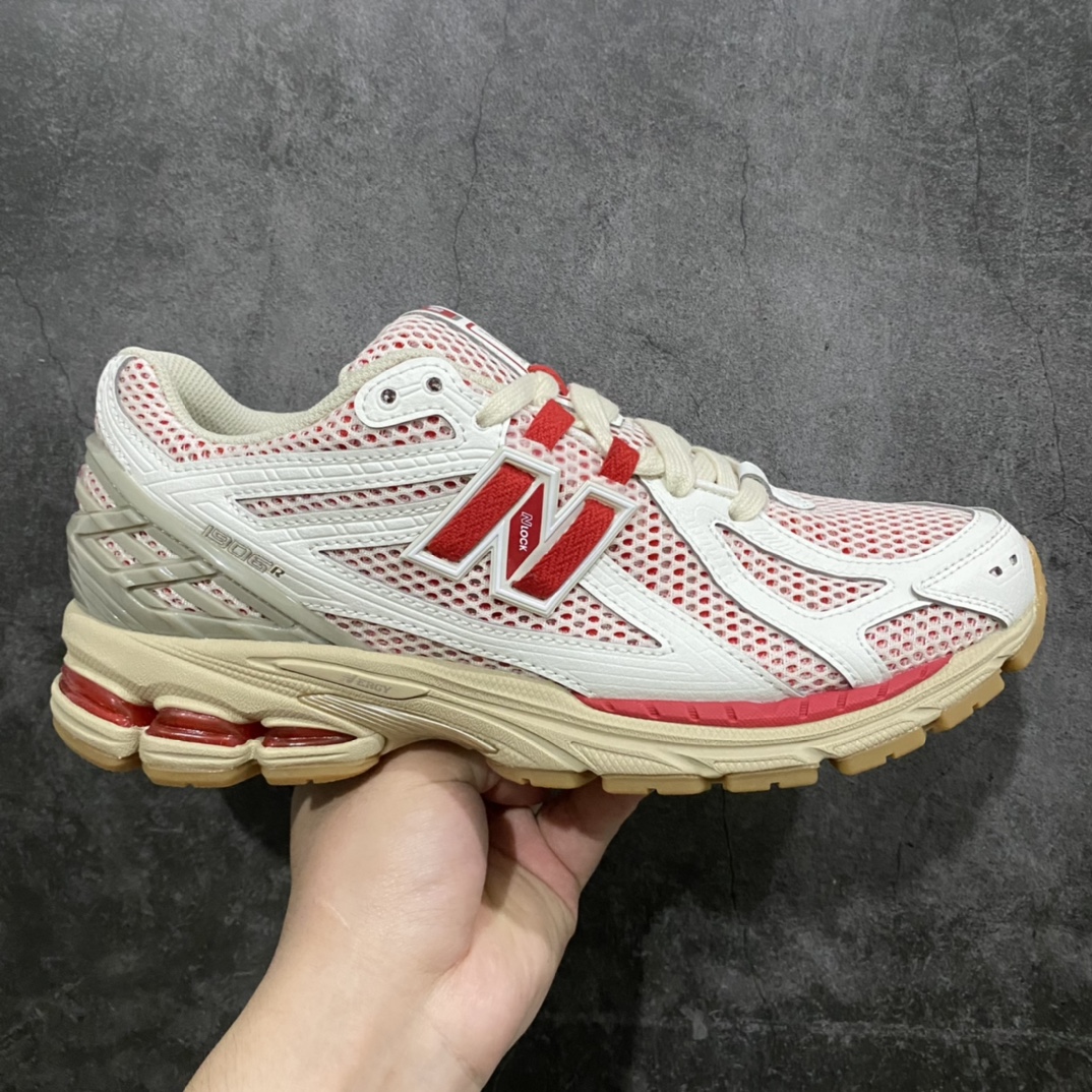 【M版纯原】新百伦New Balance NB1906 M1906RO 白红 全套原楦原纸板原厂数据开发 进口三明治网面 原装进口皮料正确绒感卡色 正确中底拉帮中底网布细节 原厂标裁 带紫光防伪 定制后跟透明水晶模块 冲裁组合 大底贴合程度胶水上色把控完美 整洁度挑战全网艺术家 多道序QC把关品质完善 匠心打造 耗时两个月开发完成 工艺极其复杂难度可想而知 新开独立私模大底 全网唯一正确六层组合大底 高端零售专供产物Size：36 36.5 37 37.5 38 38.5 39.5 40 40.5 41.5 42 42.5 43 44 44.5 45 46.5 47-莆田鞋批发中心