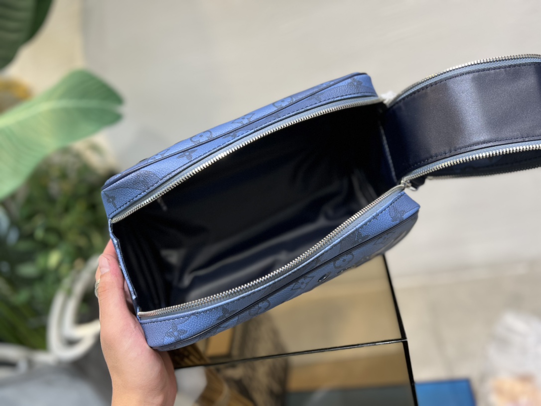 M82337 Blue / Green Water Drop Collection Dopp Kit Toiletry Bag - Bag 8