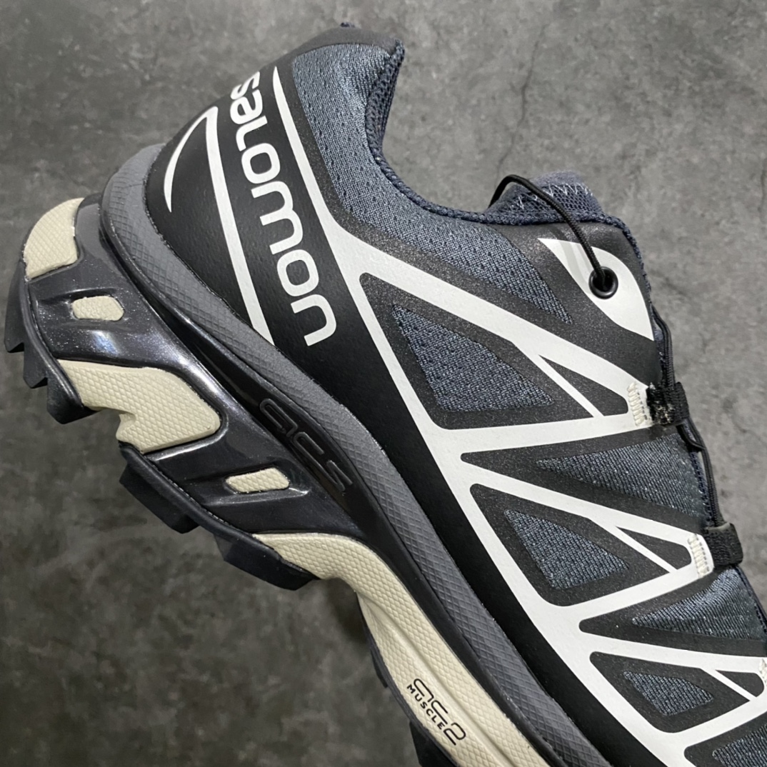 图片[7]-【纯原版】 Salomon XT-6 ADV For DSMn萨洛蒙复古潮流户外机能登山跑鞋 黑灰n纯原外贸平台特供订单耗时半年巨作 全套原纸板楦头开发原厂特供网布配套加持 确保原汁原味n完美呈现版型 原档数据独家私模五层组合大底男女鞋同步官方开发至46.5原装Ortholite轻量化鞋垫 中底布带钢印编号原厂TPU锁扣 进口港宝加持后跟自然饱满 还原公司包裹性鞋面以“锯齿”状的包裹系统呈现在基色底之下加入了各种色点缀将公司的最新技术和时尚前卫的造型融入耐用的长跑款式中鞋面由 TPU 薄膜制成 并焊接在高耐磨网眼上 使其既时尚又坚固 由 ACS底盘支撑 可增强稳定性和支撑力 以及由橡胶凸耳 Contragrip外底覆盖的 EVA 缓冲中底 旨在应对崎岖的地形 鞋舌上的彩色Salomon 标签、Quicklace 系统以及鞋头、鞋舌和鞋跟上的附加品牌使细节更加完美 让穿着者可以轻松驾驭户外与通勤下的任何运动生活场景 无缝鞋身户外随意纵横 颜值与脚感兼备 出街通勤 绝对非常吸睛 你值得拥有 尺码：41 42 42.5 43 44 44.5 45 46 46.5-莆田鞋批发中心