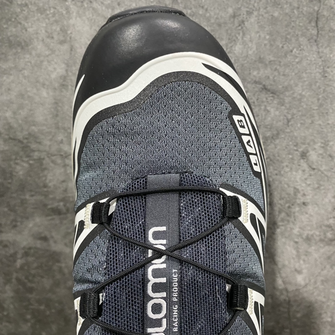 图片[5]-【纯原版】 Salomon XT-6 ADV For DSMn萨洛蒙复古潮流户外机能登山跑鞋 黑灰n纯原外贸平台特供订单耗时半年巨作 全套原纸板楦头开发原厂特供网布配套加持 确保原汁原味n完美呈现版型 原档数据独家私模五层组合大底男女鞋同步官方开发至46.5原装Ortholite轻量化鞋垫 中底布带钢印编号原厂TPU锁扣 进口港宝加持后跟自然饱满 还原公司包裹性鞋面以“锯齿”状的包裹系统呈现在基色底之下加入了各种色点缀将公司的最新技术和时尚前卫的造型融入耐用的长跑款式中鞋面由 TPU 薄膜制成 并焊接在高耐磨网眼上 使其既时尚又坚固 由 ACS底盘支撑 可增强稳定性和支撑力 以及由橡胶凸耳 Contragrip外底覆盖的 EVA 缓冲中底 旨在应对崎岖的地形 鞋舌上的彩色Salomon 标签、Quicklace 系统以及鞋头、鞋舌和鞋跟上的附加品牌使细节更加完美 让穿着者可以轻松驾驭户外与通勤下的任何运动生活场景 无缝鞋身户外随意纵横 颜值与脚感兼备 出街通勤 绝对非常吸睛 你值得拥有 尺码：41 42 42.5 43 44 44.5 45 46 46.5-莆田鞋批发中心