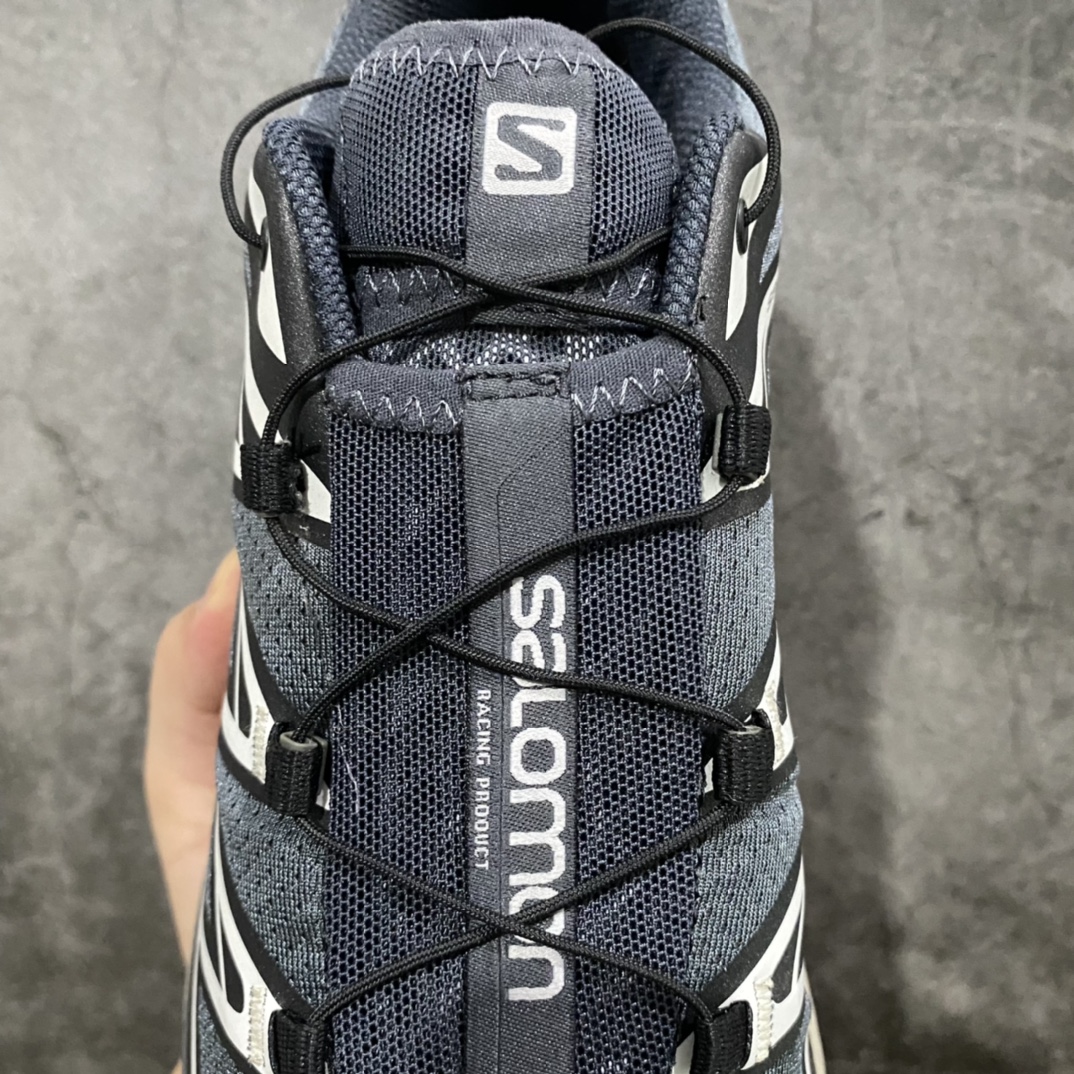 图片[2]-【纯原版】 Salomon XT-6 ADV For DSMn萨洛蒙复古潮流户外机能登山跑鞋 黑灰n纯原外贸平台特供订单耗时半年巨作 全套原纸板楦头开发原厂特供网布配套加持 确保原汁原味n完美呈现版型 原档数据独家私模五层组合大底男女鞋同步官方开发至46.5原装Ortholite轻量化鞋垫 中底布带钢印编号原厂TPU锁扣 进口港宝加持后跟自然饱满 还原公司包裹性鞋面以“锯齿”状的包裹系统呈现在基色底之下加入了各种色点缀将公司的最新技术和时尚前卫的造型融入耐用的长跑款式中鞋面由 TPU 薄膜制成 并焊接在高耐磨网眼上 使其既时尚又坚固 由 ACS底盘支撑 可增强稳定性和支撑力 以及由橡胶凸耳 Contragrip外底覆盖的 EVA 缓冲中底 旨在应对崎岖的地形 鞋舌上的彩色Salomon 标签、Quicklace 系统以及鞋头、鞋舌和鞋跟上的附加品牌使细节更加完美 让穿着者可以轻松驾驭户外与通勤下的任何运动生活场景 无缝鞋身户外随意纵横 颜值与脚感兼备 出街通勤 绝对非常吸睛 你值得拥有 尺码：41 42 42.5 43 44 44.5 45 46 46.5-莆田鞋批发中心